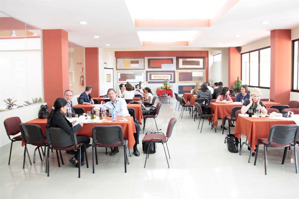 Hotel Regina โกชาบัมบา ภายนอก รูปภาพ