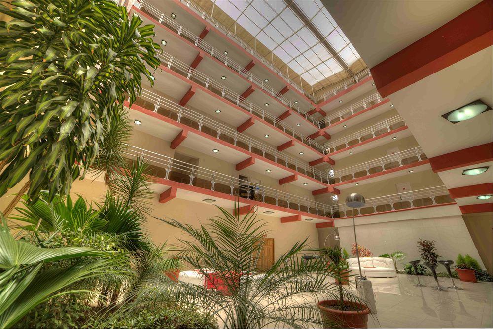 Hotel Regina โกชาบัมบา ภายนอก รูปภาพ