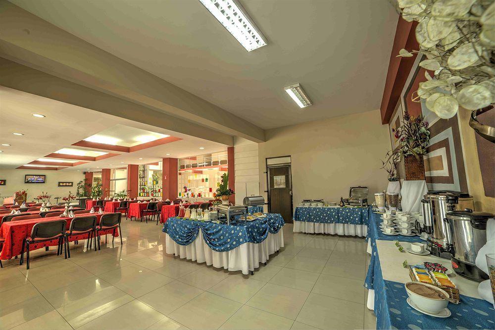 Hotel Regina โกชาบัมบา ภายนอก รูปภาพ