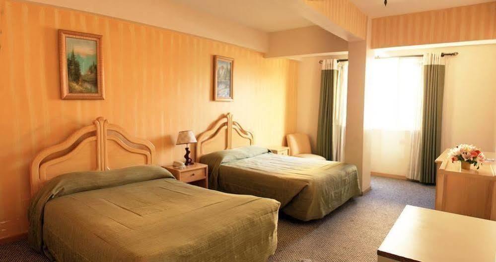 Hotel Regina โกชาบัมบา ภายนอก รูปภาพ